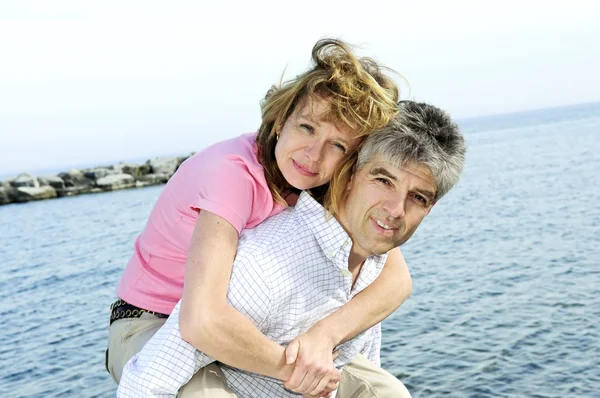 Mature Couple Romantique Baby Boomers Profiter Plein Air — Photo