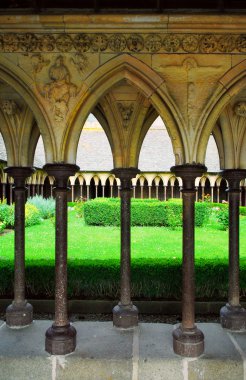 mont saint michel manastırına Fransa manastır bahçesinde