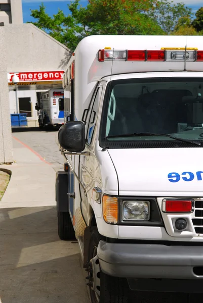 Ambulans på nöd- — Stockfoto