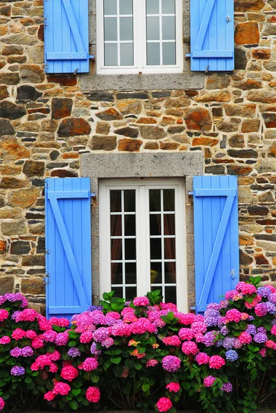 Заміський будинок в Бретані — стокове фото