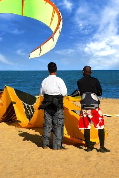 Kitesurferzy — Zdjęcie stockowe