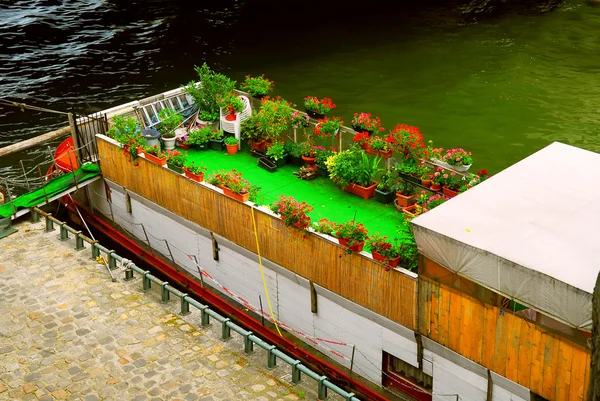 Houseboat em Paris — Fotografia de Stock