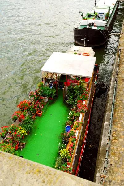 Charming Houseboats Flowers Docked Seine Paris France — Stock Photo, Image