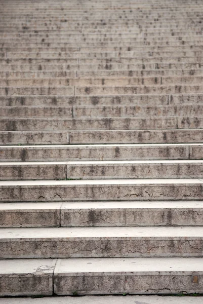 Escadaria Concreto Longo Foco Nos Passos Inferiores — Fotografia de Stock