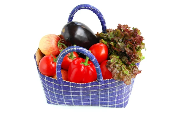 Frisches Gemüse Und Obst Einem Korb Isoliert Auf Weißem Hintergrund — Stockfoto