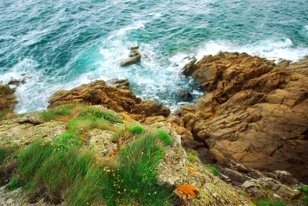 Pohled Dolů Útesy Pobřeží Atlantského Oceánu Bretani Francie — Stock fotografie