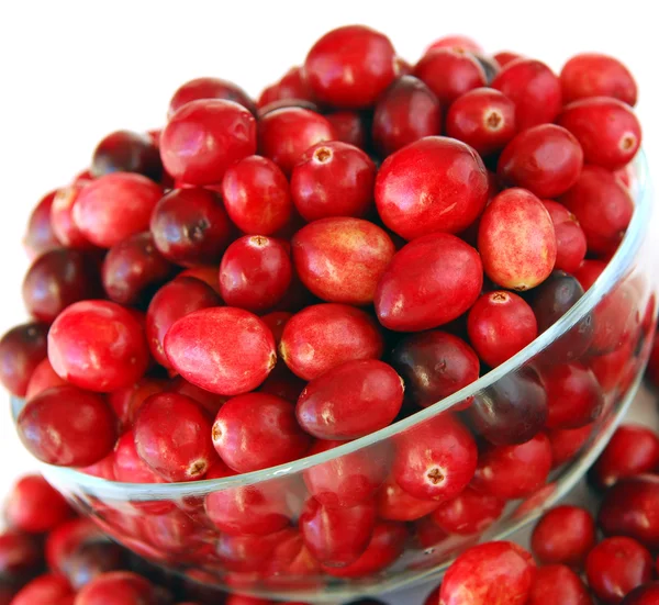 Cranberries Vermelhas Frescas Uma Tigela Vidro Fundo Branco — Fotografia de Stock