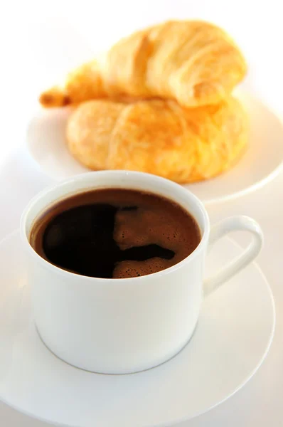 Koffie en croisssants — Stockfoto