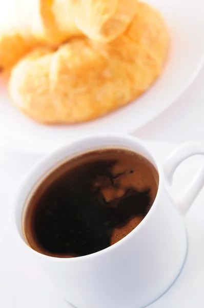 Káva a croisssants — Stock fotografie