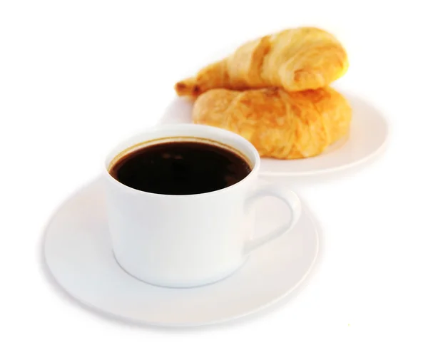 Breaksfast Μαύρο Καφέ Και Φρέσκα Κρουασάν Που Απομονώνονται Λευκό Φόντο — Φωτογραφία Αρχείου