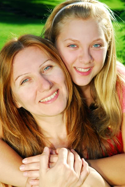 Mãe e filha — Fotografia de Stock