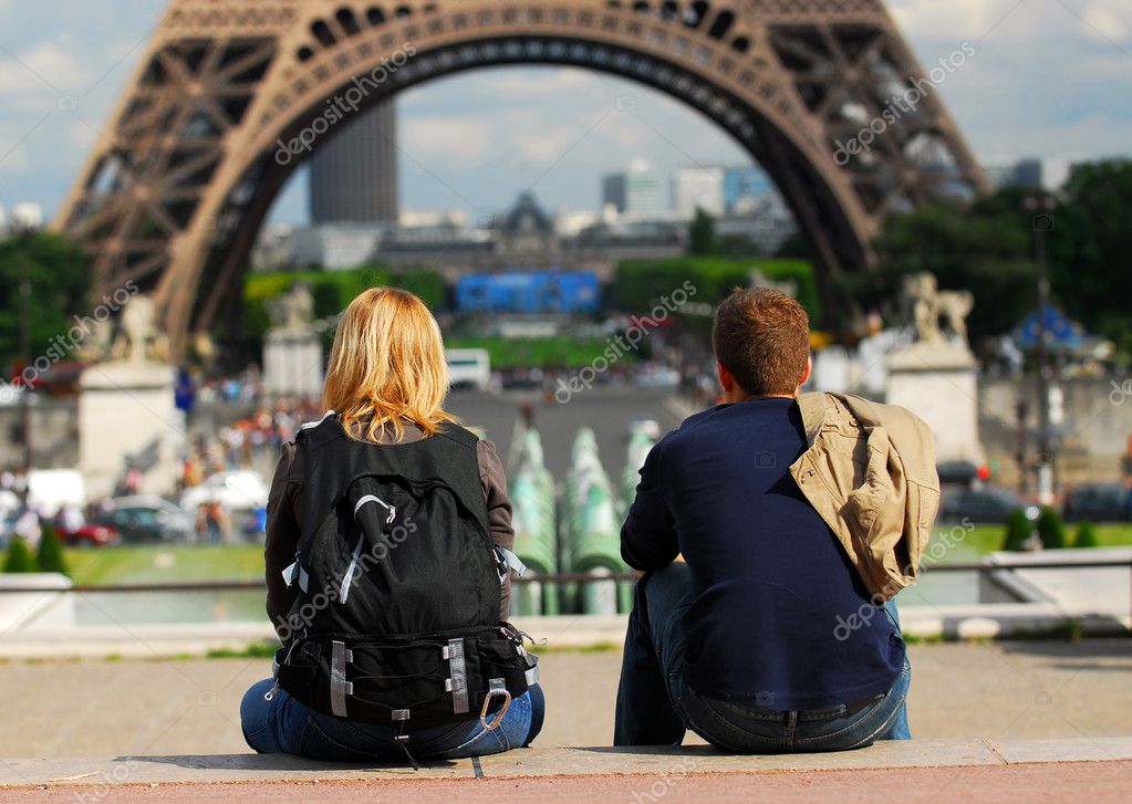 Путешествие по разным странам. Туристы в Европе. Туризм в городе. Городской туризм. Туристы в Париже.