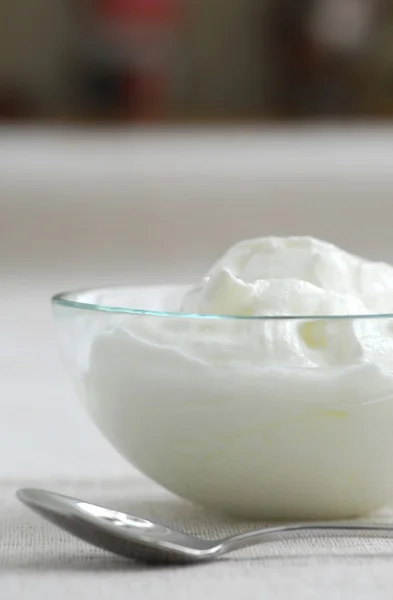 Färsk Yoghurt Serveras Klart Glasskål — Stockfoto