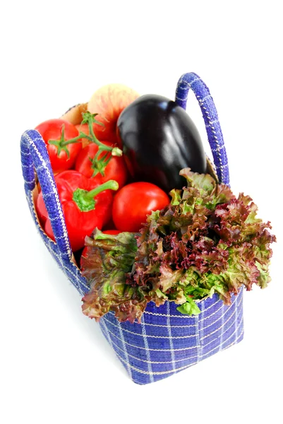 신선한 야채와 바구니 배경에 — 스톡 사진
