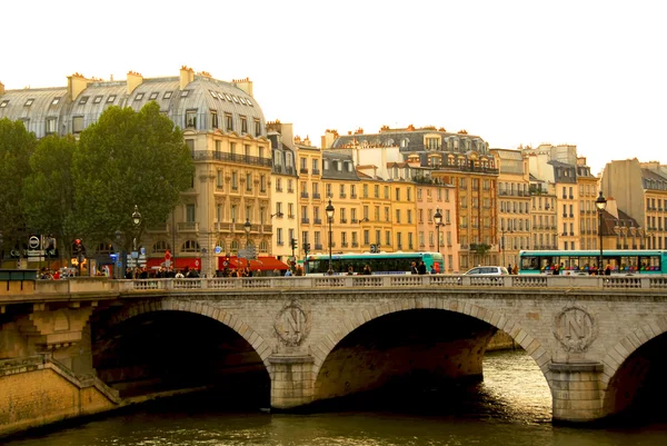 Каменный Мост Через Сену Париже — стоковое фото