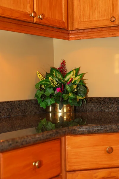 Detail Modern Kitchen Interior Granite Counter Top Oak Cabinets — Stock Photo, Image