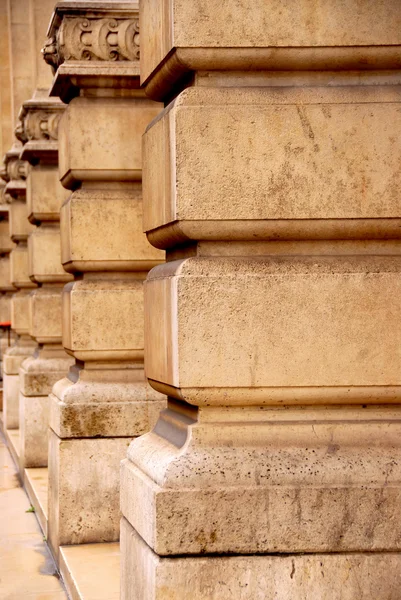 Säulenreihe Historischen Altbau — Stockfoto
