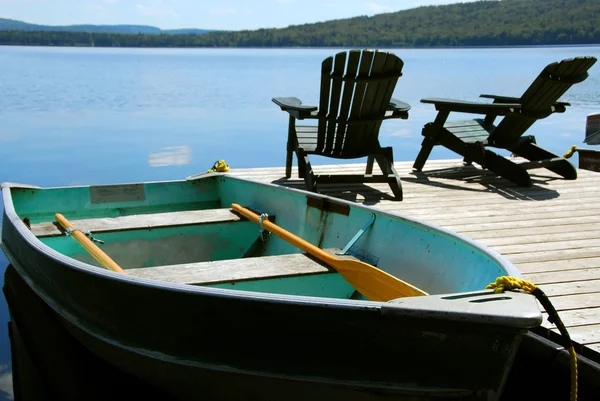 Cadeiras doca barco — Fotografia de Stock