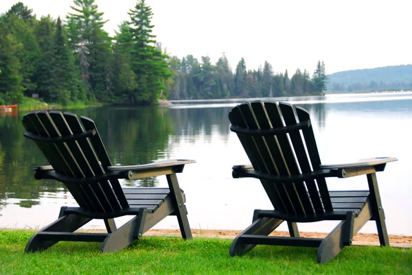 Lake beach chairs — Stock Photo, Image