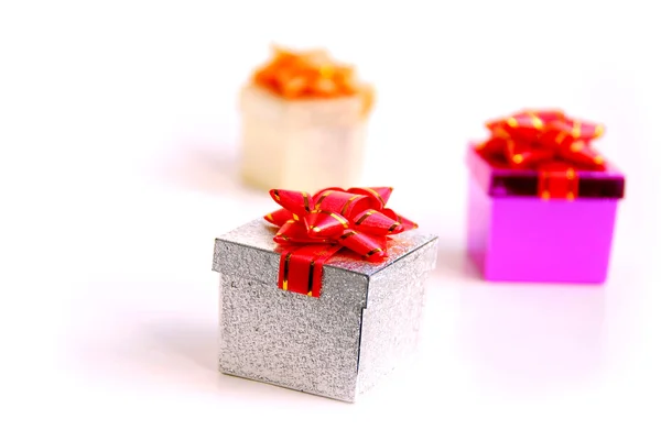 Geschenkboxen Auf Weißem Hintergrund — Stockfoto