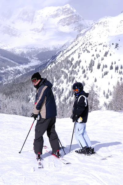 Family Downhill Ski Vacation Snowy Canadian Rockies — Stock Photo, Image