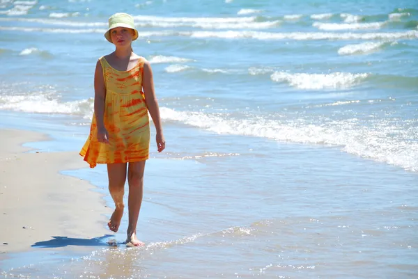 Mladá Dívka Pláži — Stock fotografie