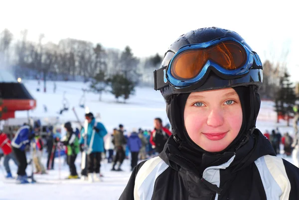 女孩滑雪 — 图库照片