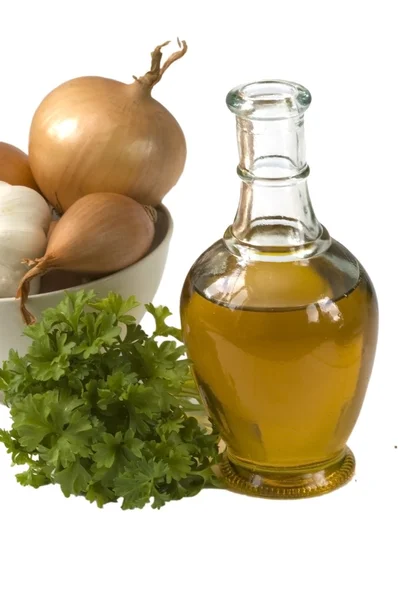 Оливковое масло с луком и петрушкой — стоковое фото