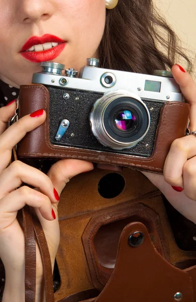 古い写真カメラを持つ女性 ストック画像