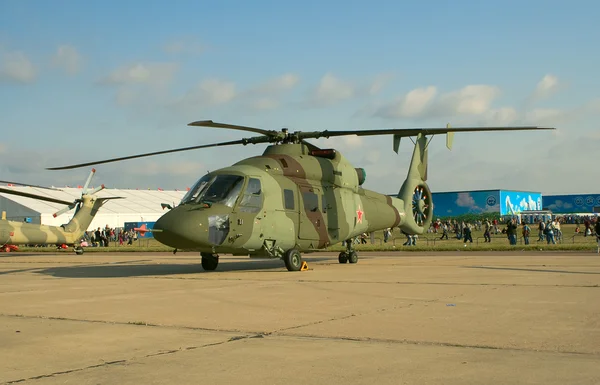 卡莫夫直升机 ka-60 — 图库照片