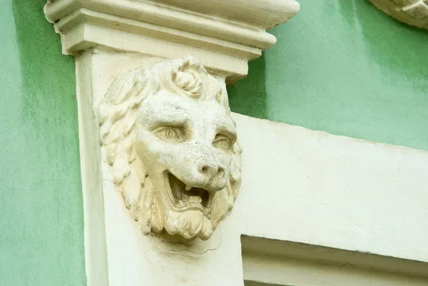 Kuskovo estate: lion mask — Stock Photo, Image