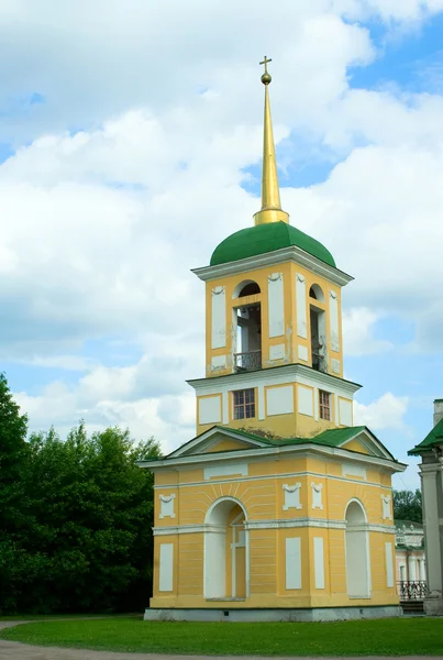 Усадьба Кусково, Москва: колокольня — стоковое фото