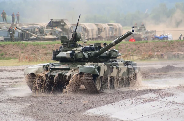 Denizden çıkan t-90 tank — Stok fotoğraf