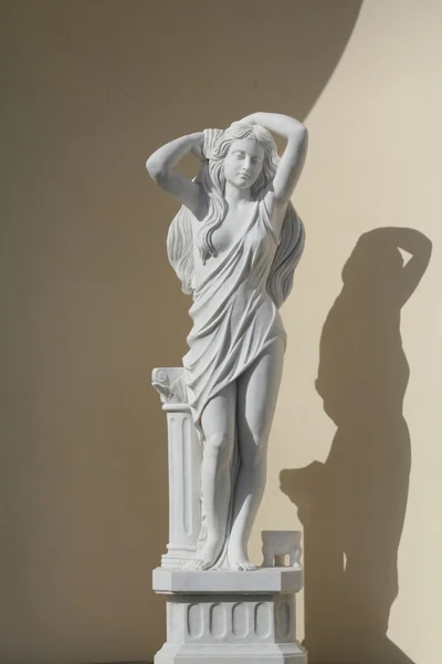 Oeglitsj. sculptuur vrouw — Stockfoto
