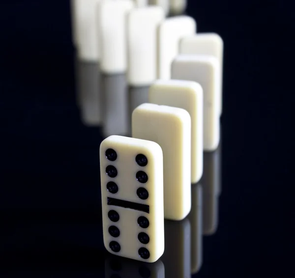 Dominos se puso de pie — Foto de Stock