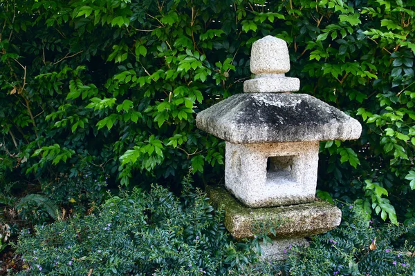 Japanese stone lamp — Stock Photo, Image