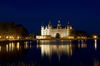 Schwerin at night clipart