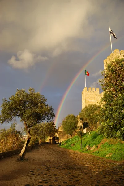 Arco-íris sobre Castelo São Jorge — Fotografia de Stock