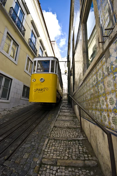 Spårvagn i Lissabon — Stockfoto