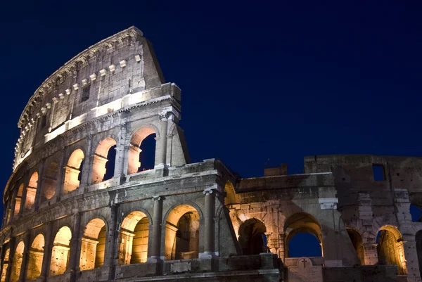 Coliseum at night — Stock Photo, Image