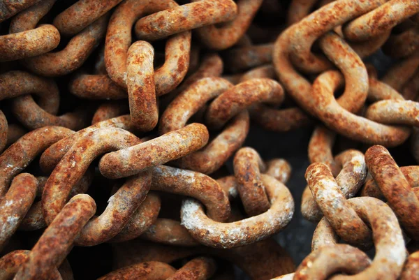 Rusty chains — Stockfoto