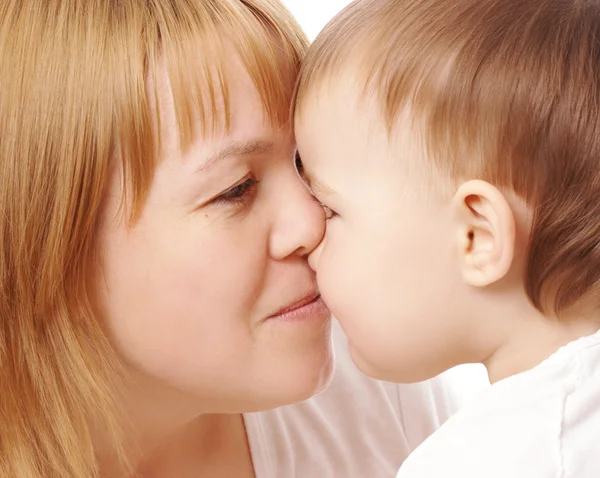 Moeder en kind elkaar kijken — Stockfoto