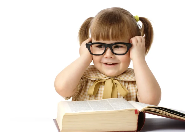 Симпатичный ребенок с книгой — стоковое фото