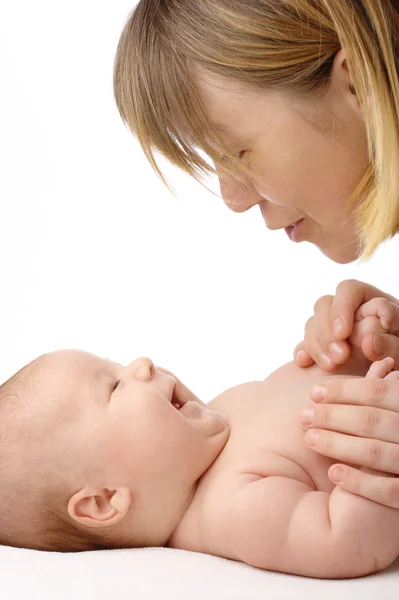 Recém-nascido bonito nas mãos da mãe — Fotografia de Stock
