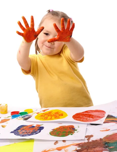 Pintura infantil bonito usando as mãos — Fotografia de Stock