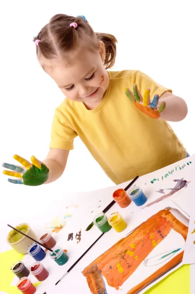 Pintura infantil bonito usando as mãos — Fotografia de Stock