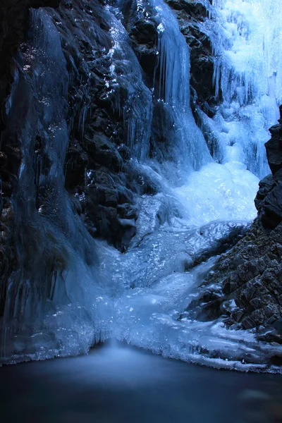 Скрытый водопад — стоковое фото