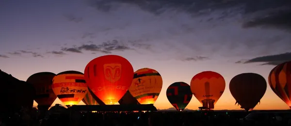 Nachtglühen. Luftballonfest — Stockfoto