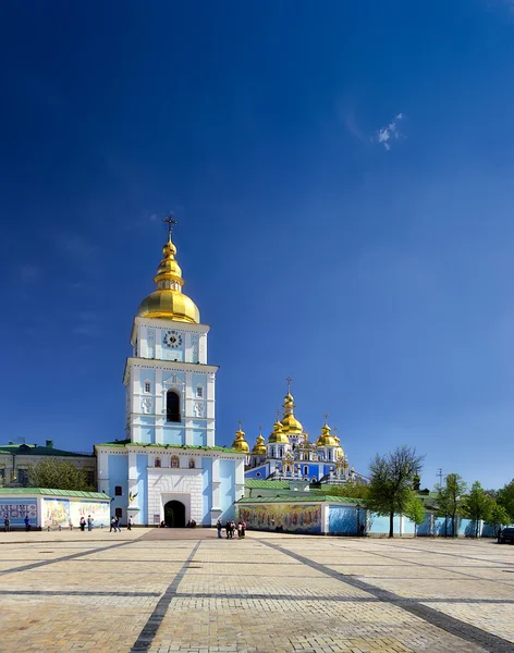 Monasterio de cúpula dorada de San Miguel — Foto de Stock