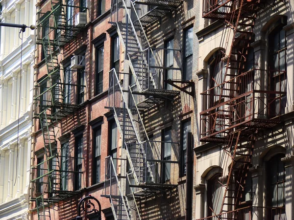 マンハッタンの長屋 ロイヤリティフリーのストック写真
